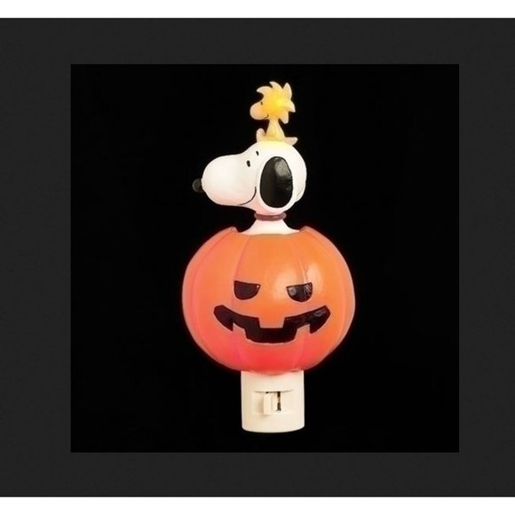 Roman Halloween Snoopy Woodstock Great Pumpkinn Peanuts 7in Night Light - Picture 1 of 1
